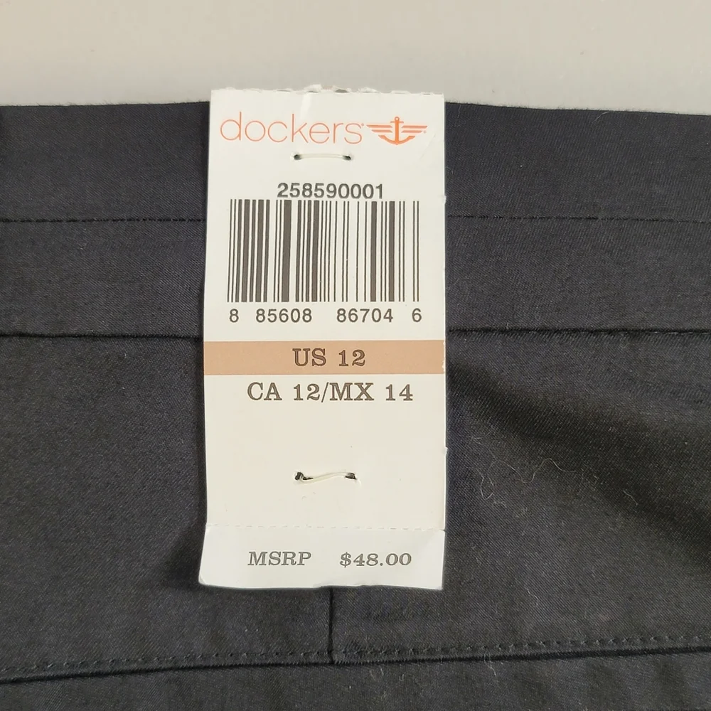 Dockers Womens Capri Pants Size 12 Denim look Truly Slimming Slim Fit